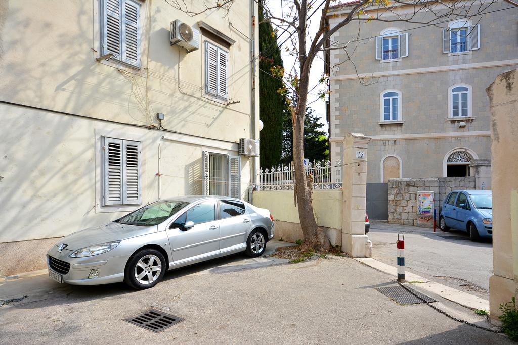 Studio Apartment Nika Split Buitenkant foto